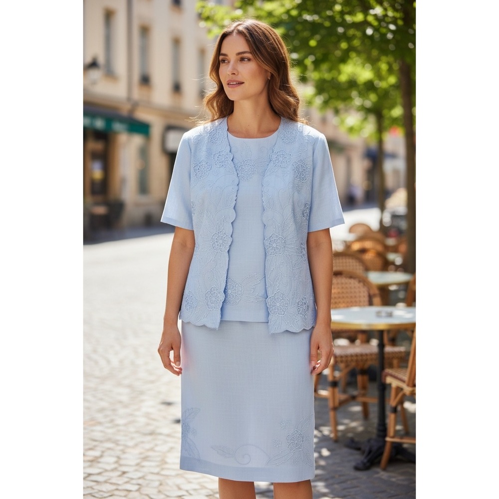 La Femme Paris Linen Embroidered 3 Piece Set Blue Size 10 Top Lined Skirt Jacket